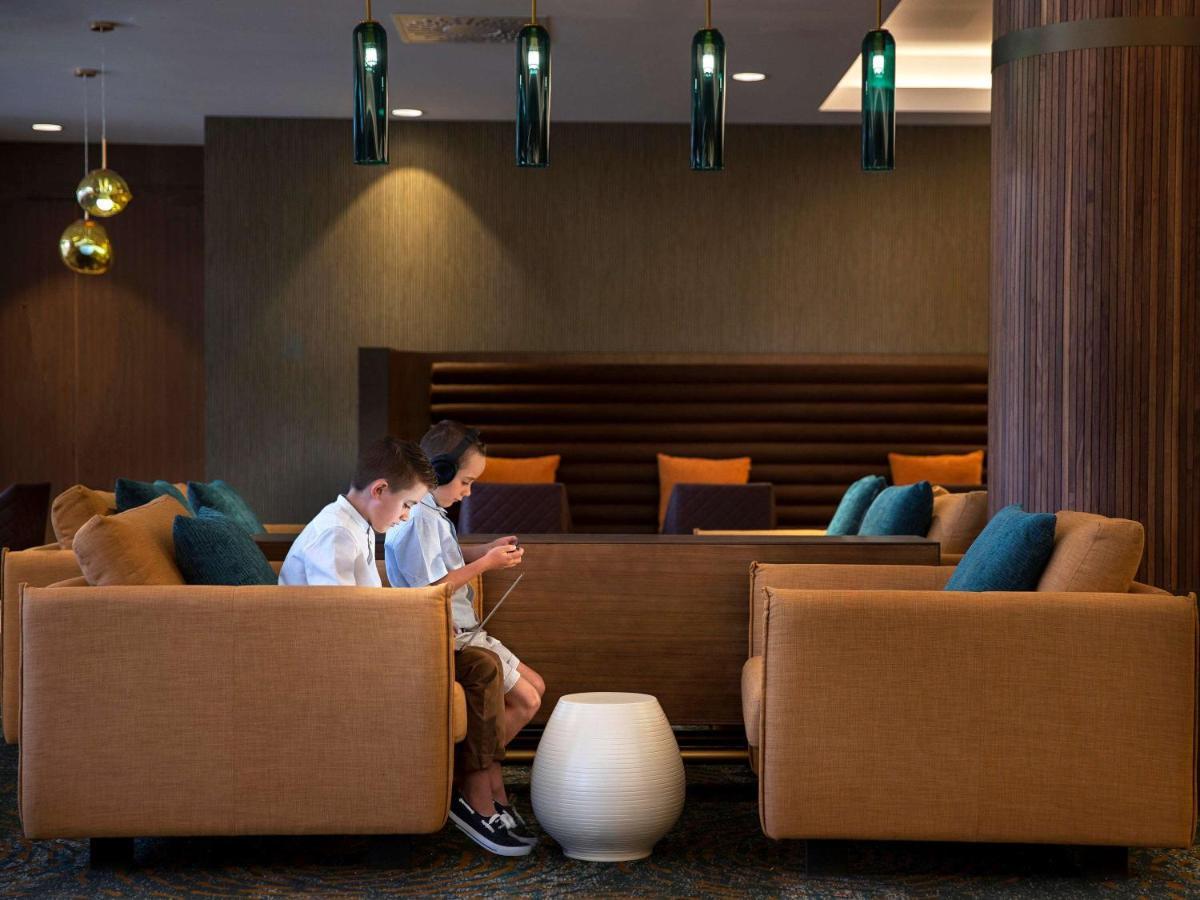Pullman Rotorua Hotel Luaran gambar The lounge at the airport