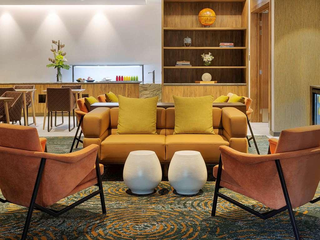 Pullman Rotorua Hotel Restoran gambar The lounge at the airport
