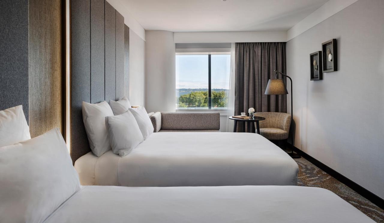 Pullman Rotorua Hotel Luaran gambar A guest room at the hotel