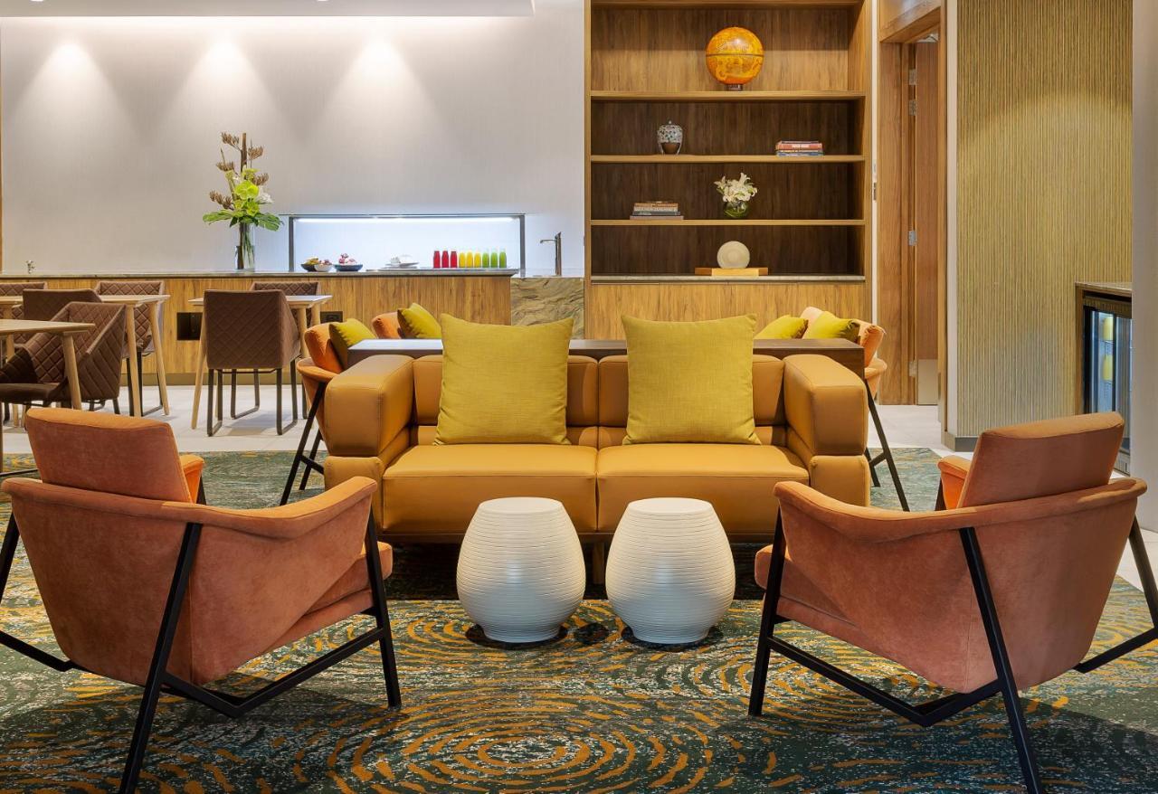 Pullman Rotorua Hotel Luaran gambar The lounge at the airport