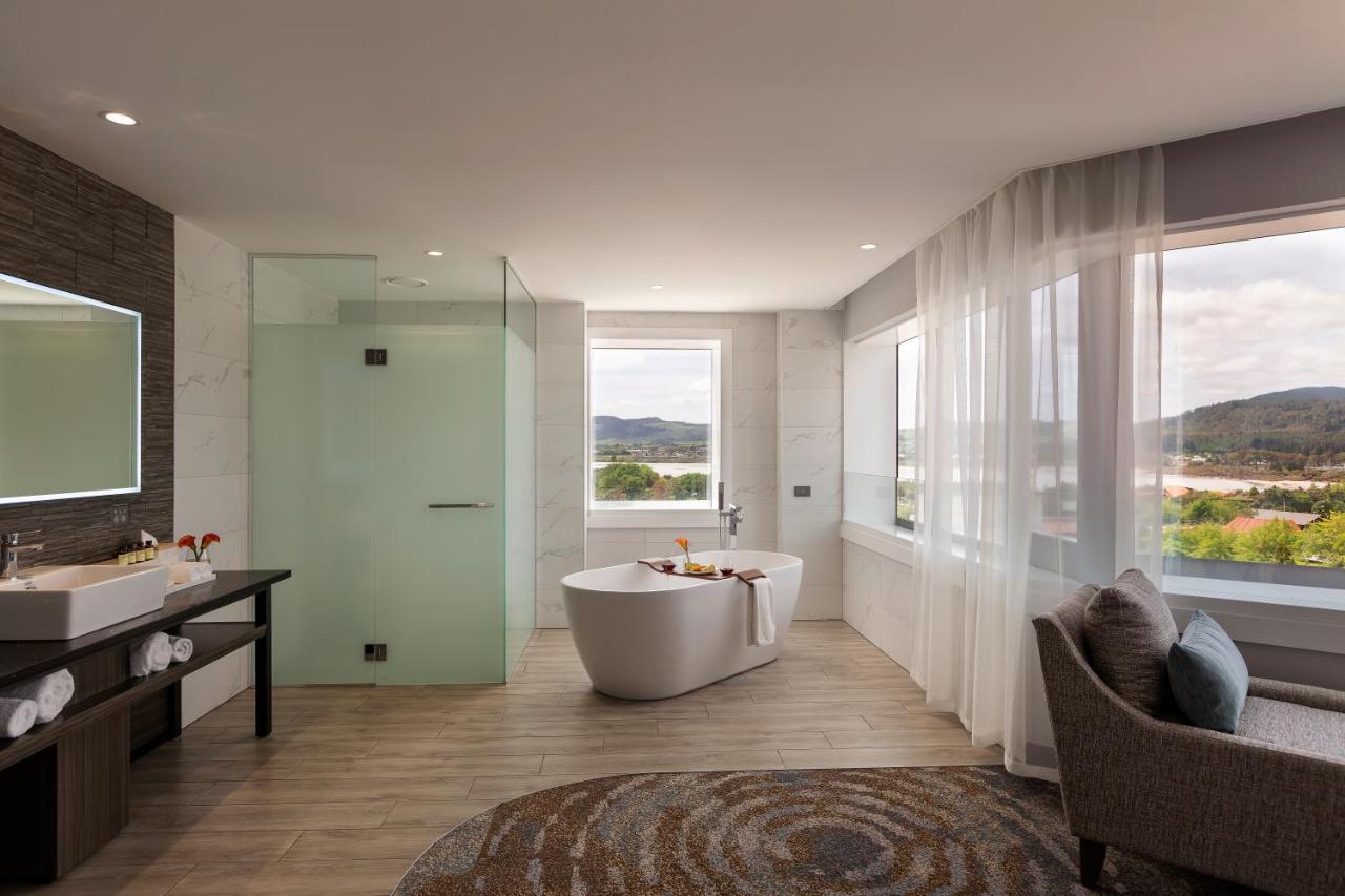 Pullman Rotorua Hotel Luaran gambar Bathroom